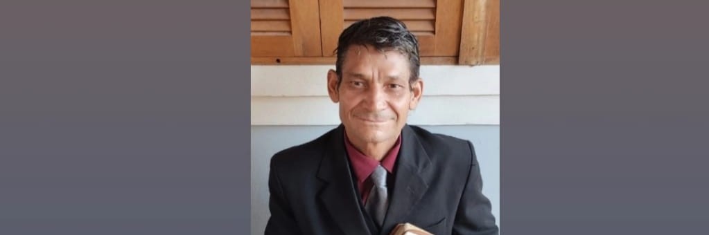 O programa OS  mensageiros da última hora  as quintas-feiras 18:00 até 21:30 locutor diacolo irmão carlinho